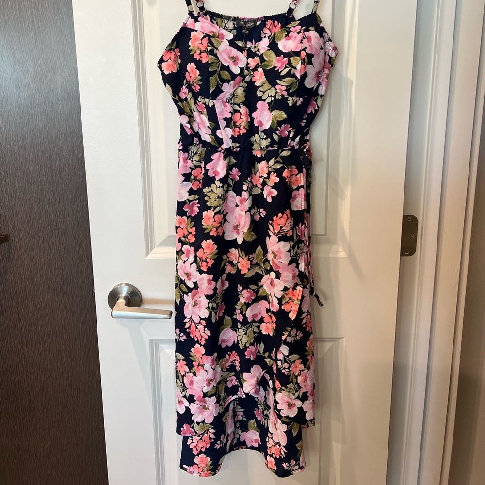 NEW Lily Rose dress - size small with adjustable straps